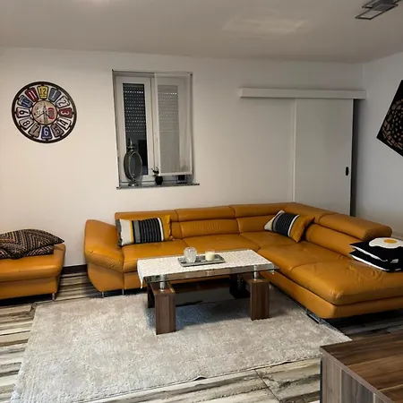 Moderne In Bahnhofsnähe Apartment